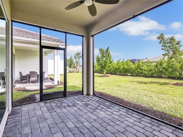 9225 Cayman DR, Naples, FL 34114
