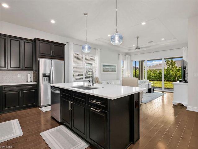 9225 Cayman DR, Naples, FL 34114