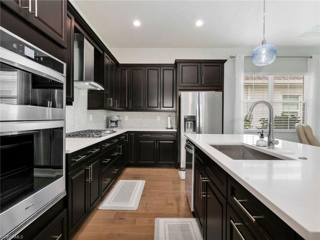 9225 Cayman DR, Naples, FL 34114