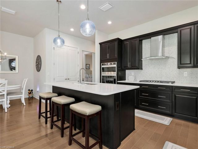 9225 Cayman DR, Naples, FL 34114