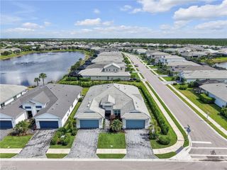 9225 Cayman DR, Naples, FL 34114