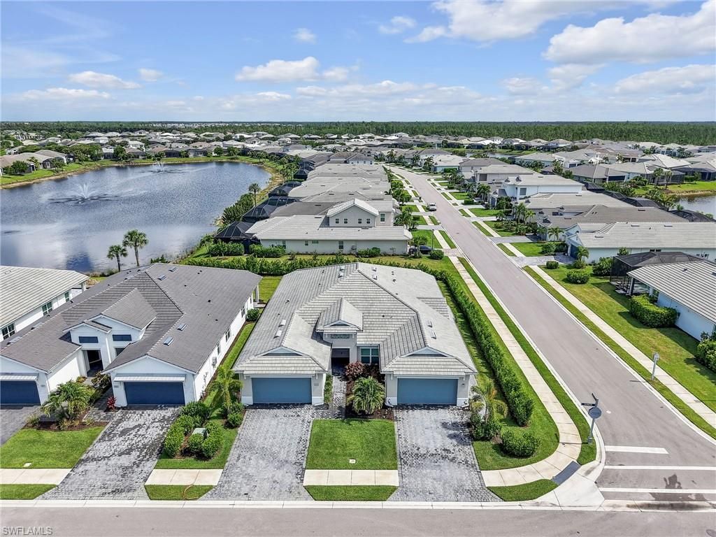 9225 Cayman DR, Naples, FL 34114