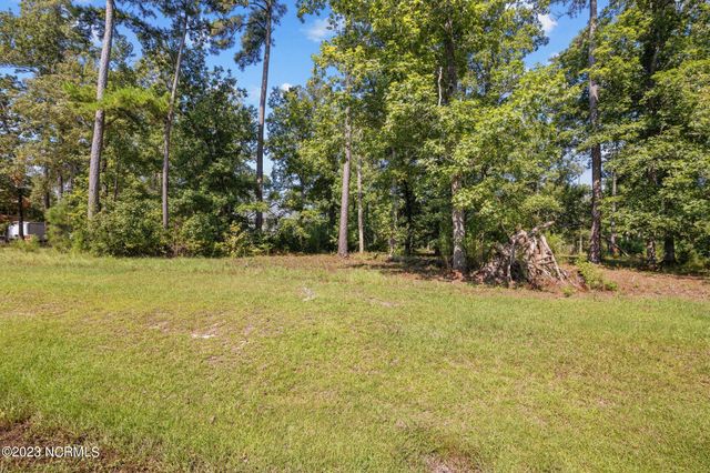 130 Queen Annes Court, Oriental, NC 28571
