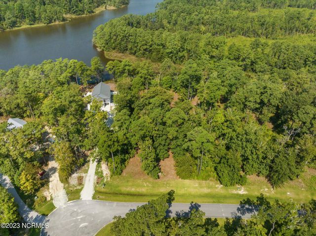130 Queen Annes Court, Oriental, NC 28571