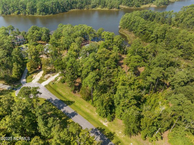 130 Queen Annes Court, Oriental, NC 28571