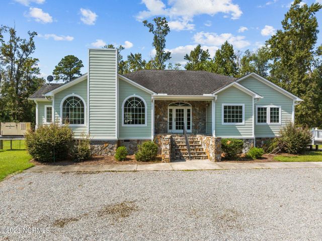 130 Queen Annes Court, Oriental, NC 28571