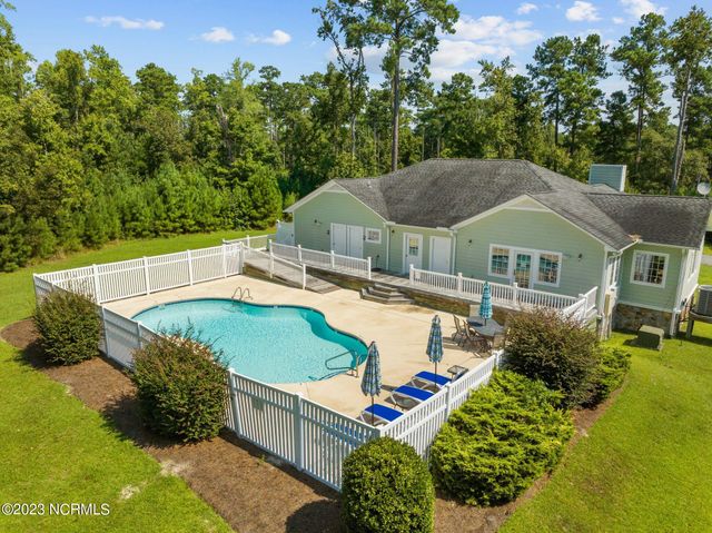 130 Queen Annes Court, Oriental, NC 28571