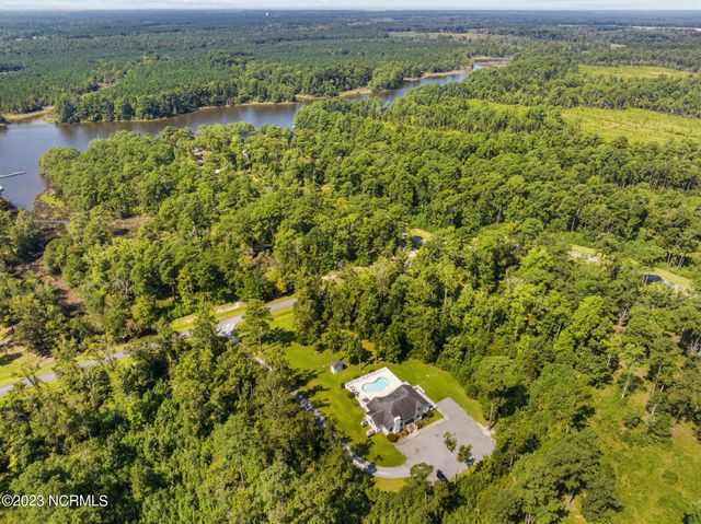 130 Queen Annes Court, Oriental, NC 28571