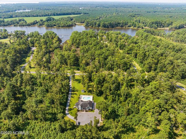 130 Queen Annes Court, Oriental, NC 28571