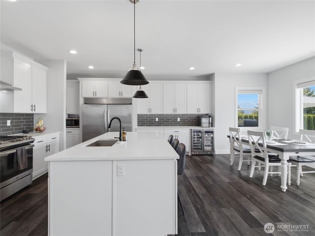 162 Mountain Crest Lane, Eatonville, WA 98328