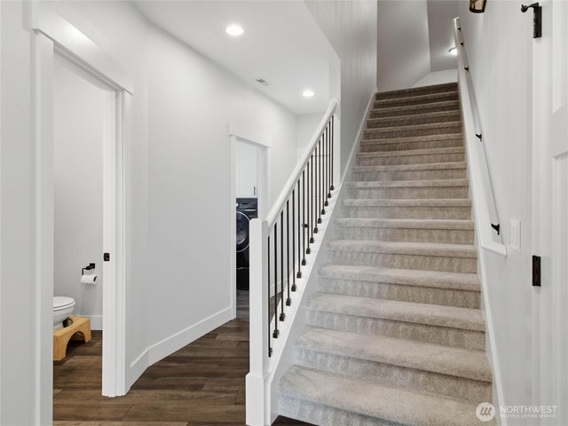 162 Mountain Crest Lane, Eatonville, WA 98328