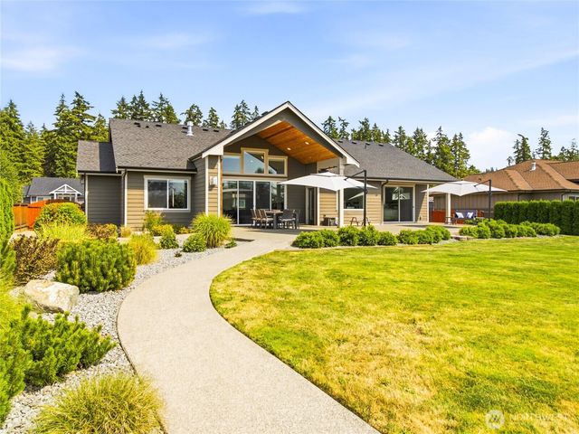 162 Mountain Crest Lane, Eatonville, WA 98328