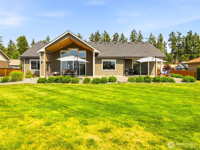 162 Mountain Crest Lane, Eatonville, WA 98328