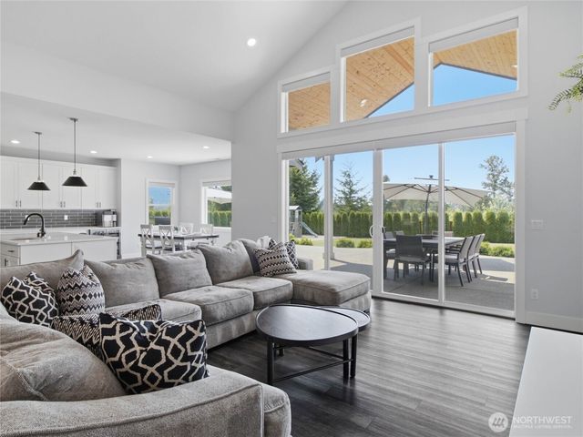 162 Mountain Crest Lane, Eatonville, WA 98328