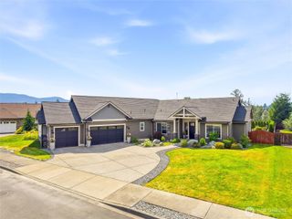 162 Mountain Crest Lane, Eatonville, WA 98328