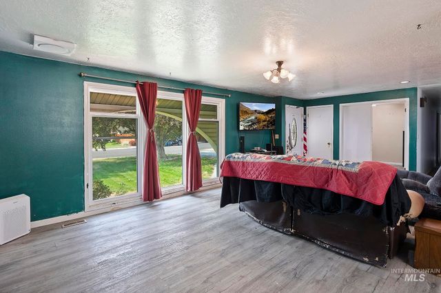 874 Eastwind Dr, Twin Falls, ID 83301