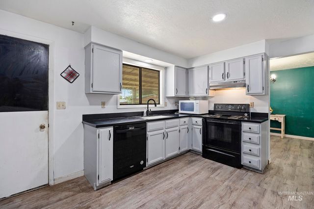 874 Eastwind Dr, Twin Falls, ID 83301