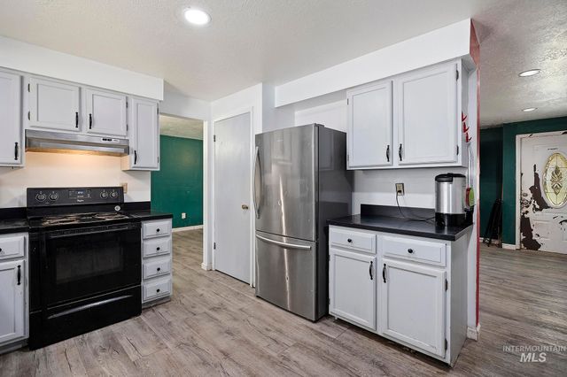 874 Eastwind Dr, Twin Falls, ID 83301
