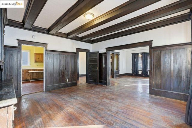 1068 Aileen St, Oakland, CA 94608