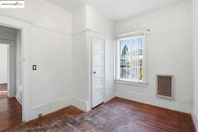 1068 Aileen St, Oakland, CA 94608