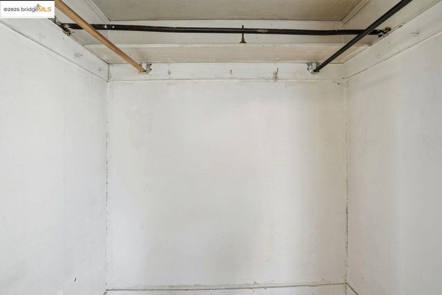 1068 Aileen St, Oakland, CA 94608