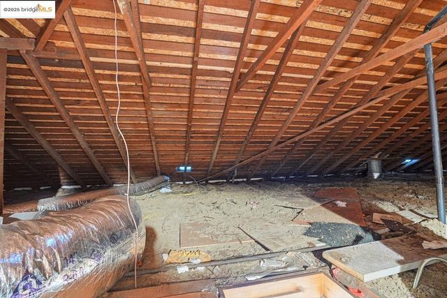 1068 Aileen St, Oakland, CA 94608