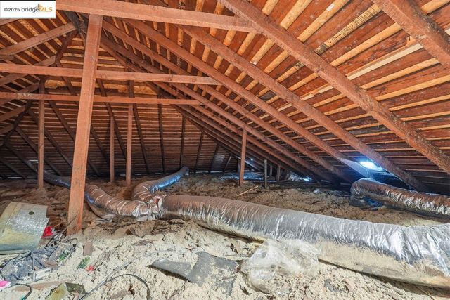 1068 Aileen St, Oakland, CA 94608