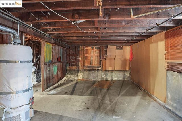 1068 Aileen St, Oakland, CA 94608