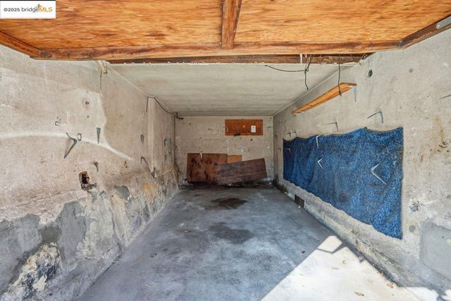 1068 Aileen St, Oakland, CA 94608