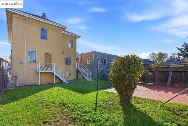 1068 Aileen St, Oakland, CA 94608