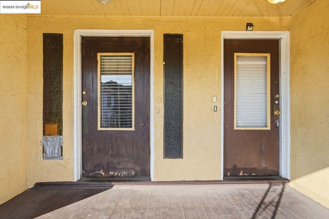 1068 Aileen St, Oakland, CA 94608