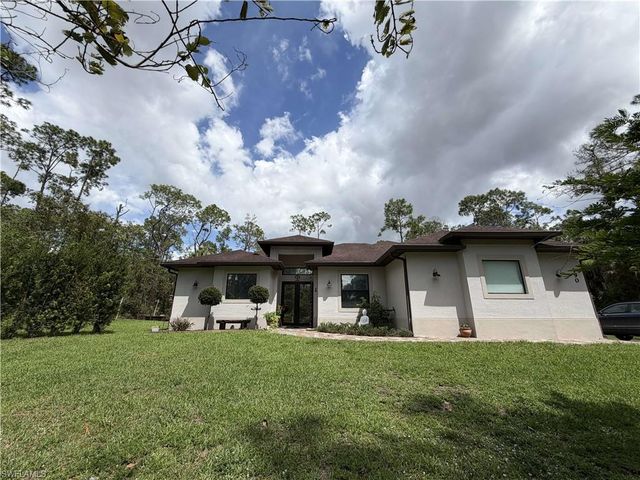 190 2nd ST SE, Naples, FL 34117