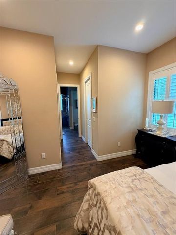 190 2nd ST SE, Naples, FL 34117