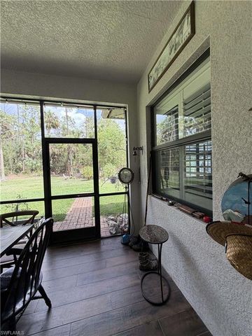 190 2nd ST SE, Naples, FL 34117