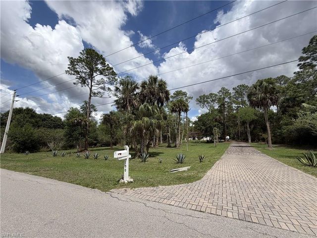190 2nd ST SE, Naples, FL 34117