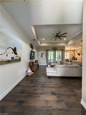 190 2nd ST SE, Naples, FL 34117