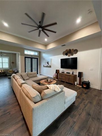 190 2nd ST SE, Naples, FL 34117