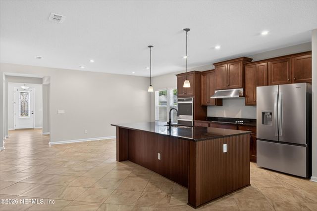 1486 PANTHER LAKE Parkway, Jacksonville, FL 32221