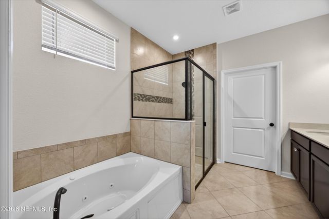 1486 PANTHER LAKE Parkway, Jacksonville, FL 32221