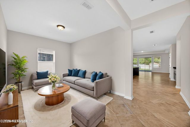 1486 PANTHER LAKE Parkway, Jacksonville, FL 32221