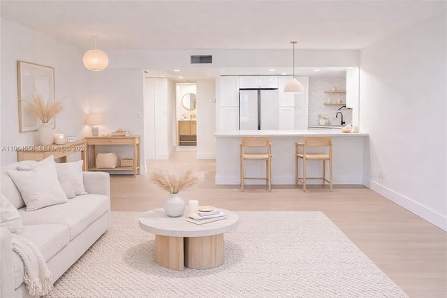 3051 N Course Dr 107, Pompano Beach, FL 33069