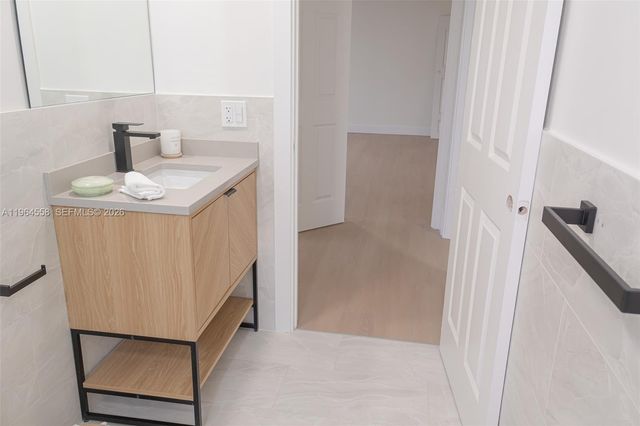 3051 N Course Dr 107, Pompano Beach, FL 33069