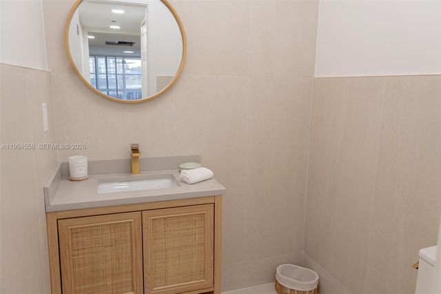 3051 N Course Dr 107, Pompano Beach, FL 33069