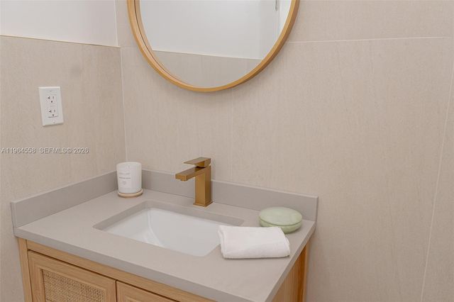 3051 N Course Dr 107, Pompano Beach, FL 33069