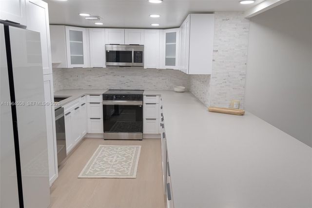 3051 N Course Dr 107, Pompano Beach, FL 33069