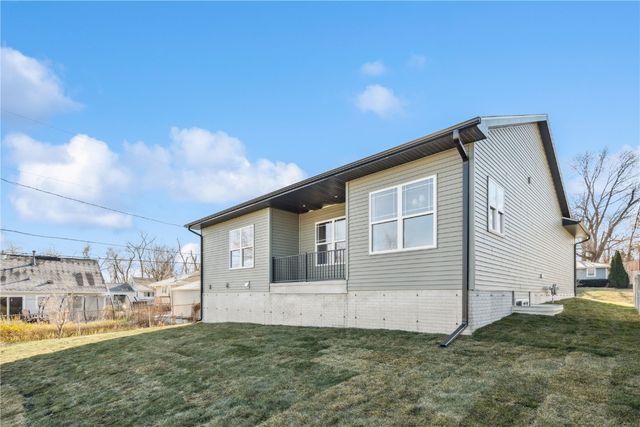 1110 Longview Drive, Marion, IA 52302