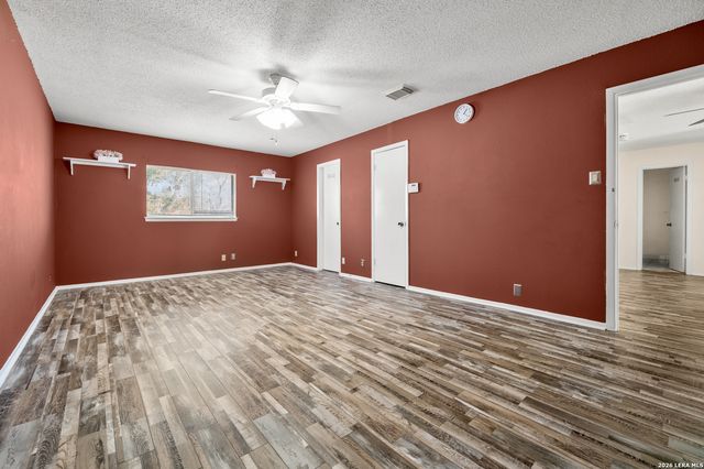 11173 Moonlit Park, San Antonio, TX 78249