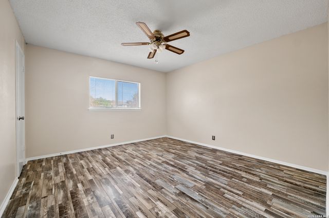 11173 Moonlit Park, San Antonio, TX 78249