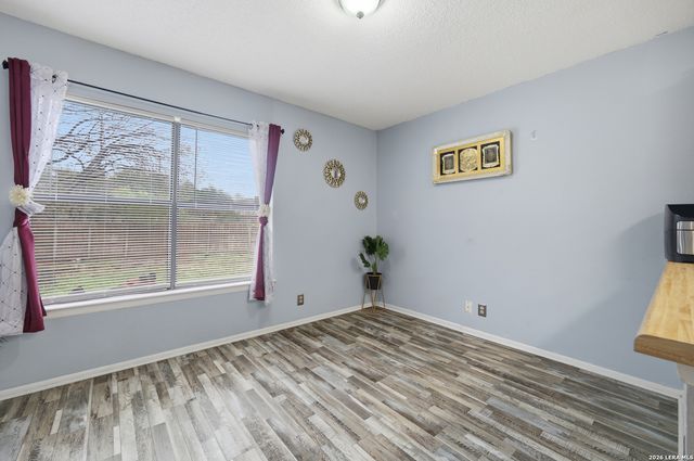 11173 Moonlit Park, San Antonio, TX 78249