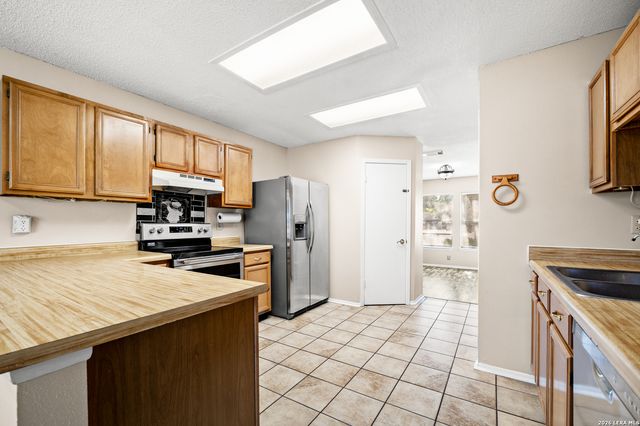 11173 Moonlit Park, San Antonio, TX 78249